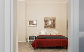 Cozy And Warm 1 Bedroom Apt - Via Sapeto